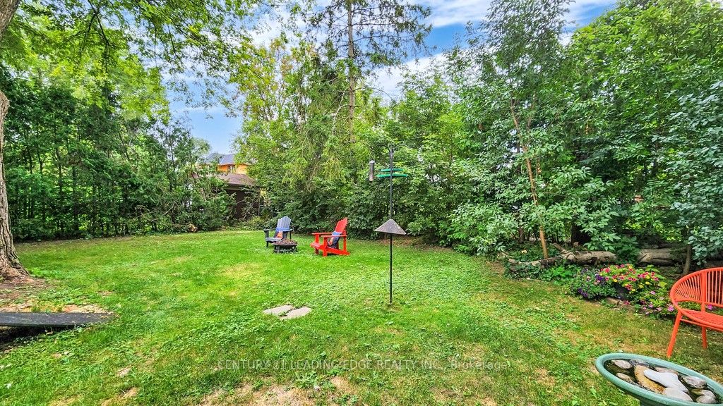 182 Fred Varley Dr