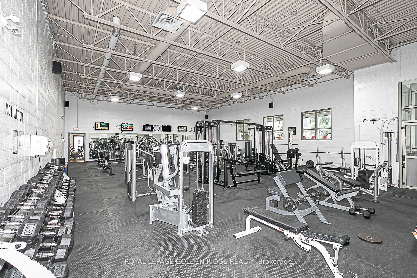 9015 Leslie St, #717