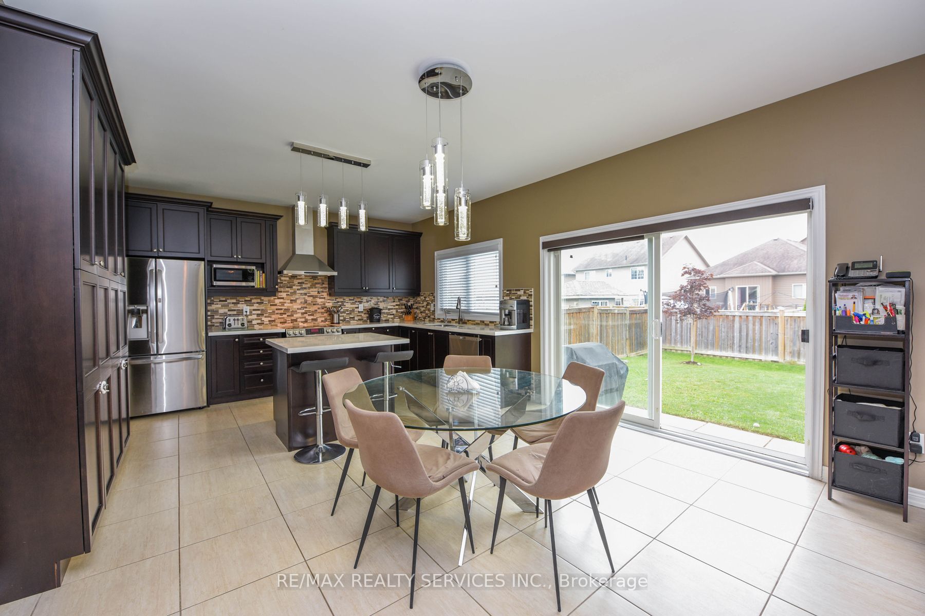 25 Swenson St