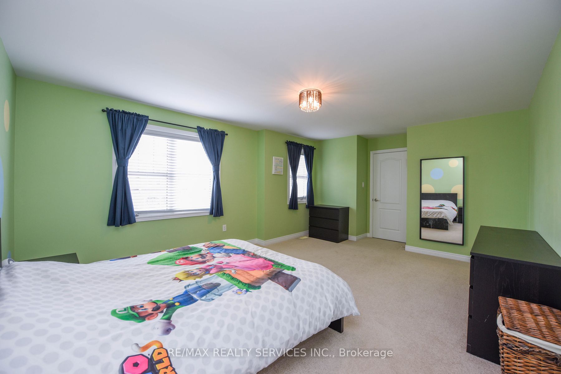25 Swenson St
