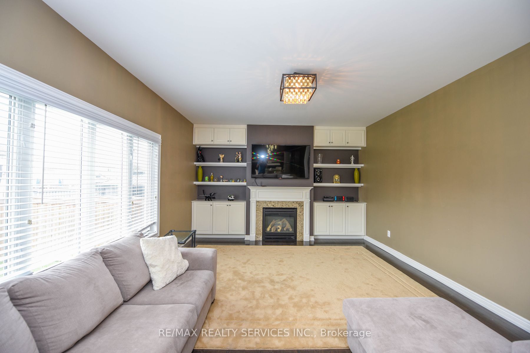 25 Swenson St