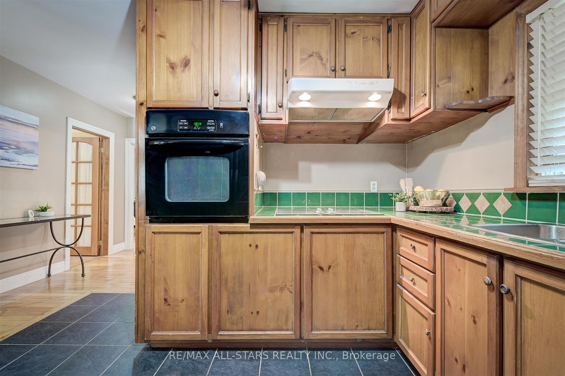 18 Tindall Lane