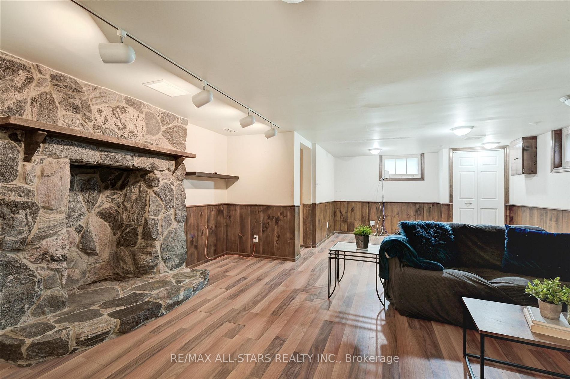 18 Tindall Lane