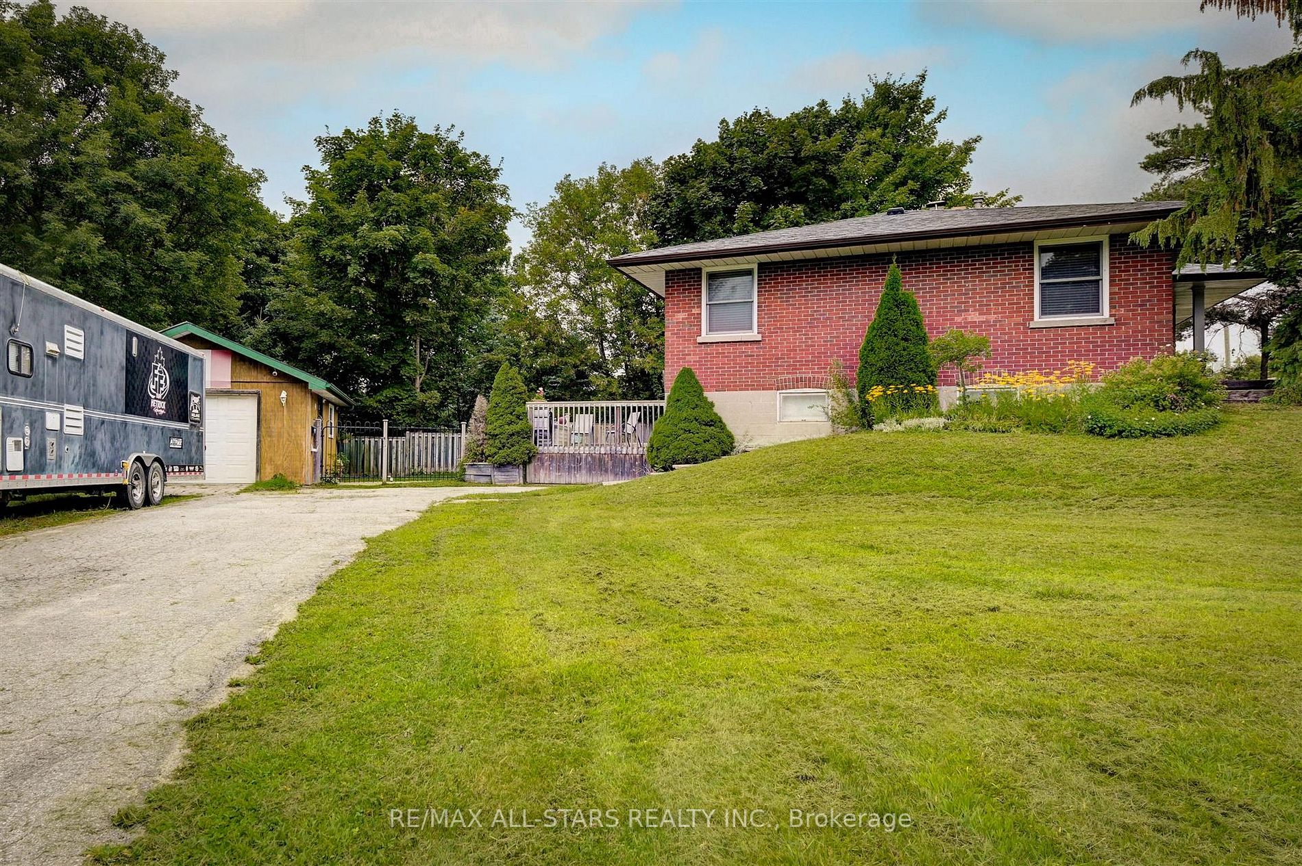 18 Tindall Lane