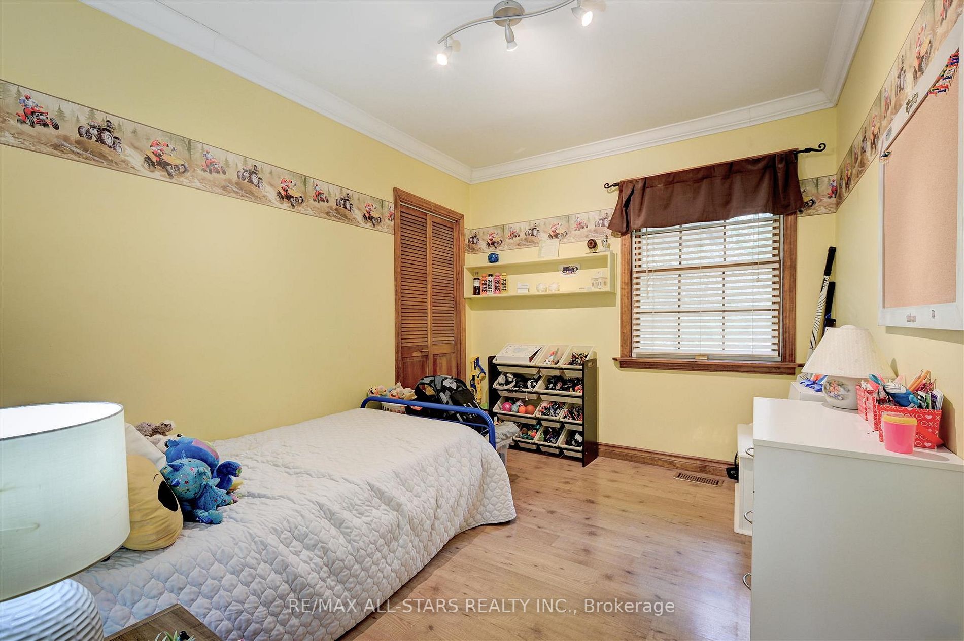 18 Tindall Lane