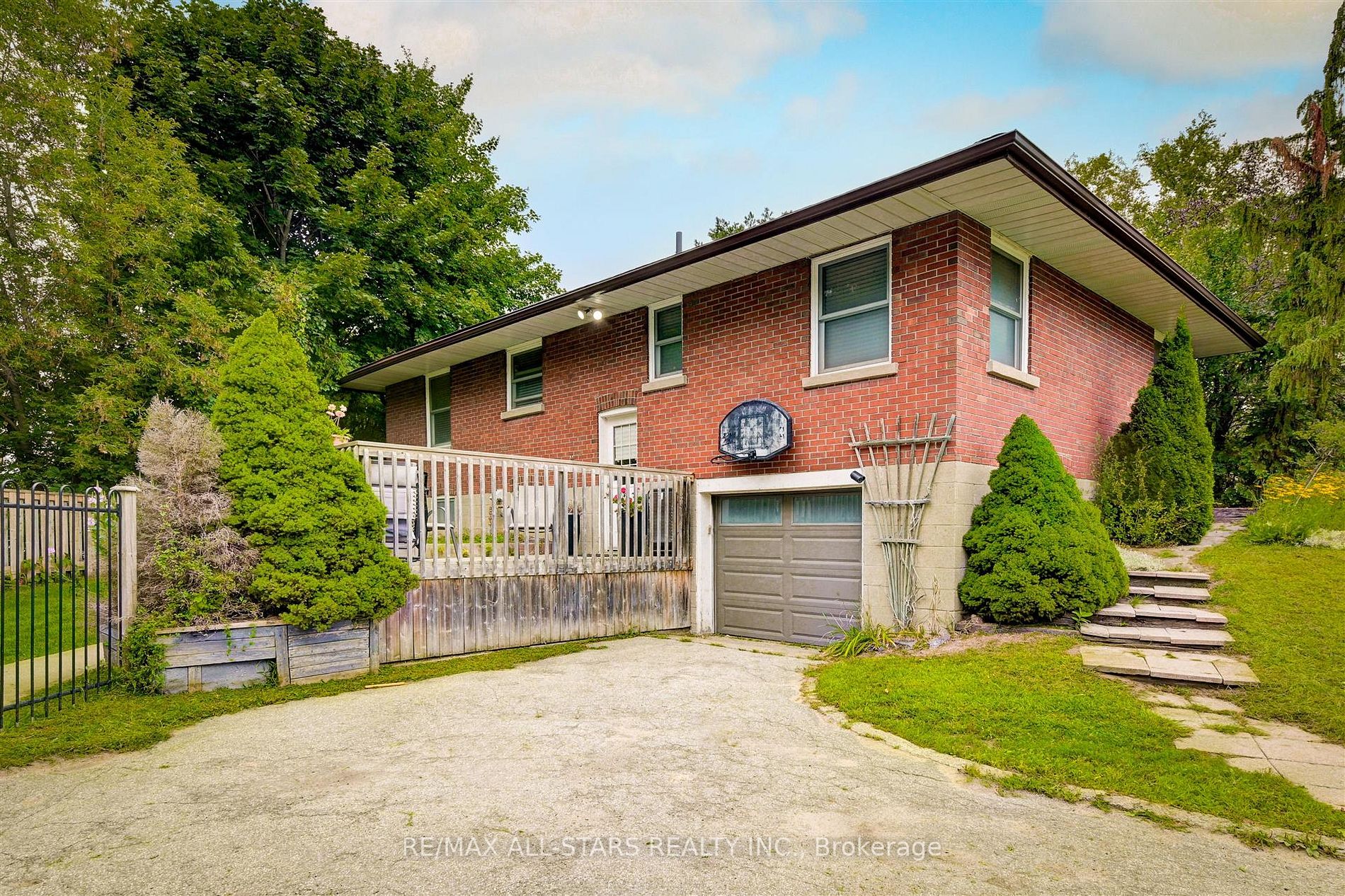 18 Tindall Lane