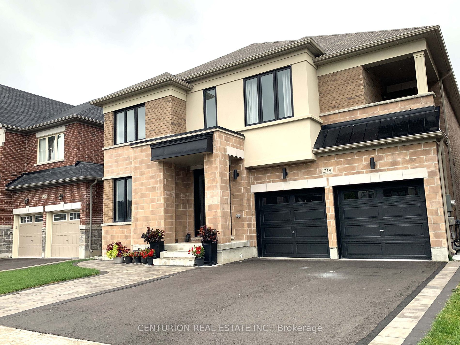 219 Walter English Dr