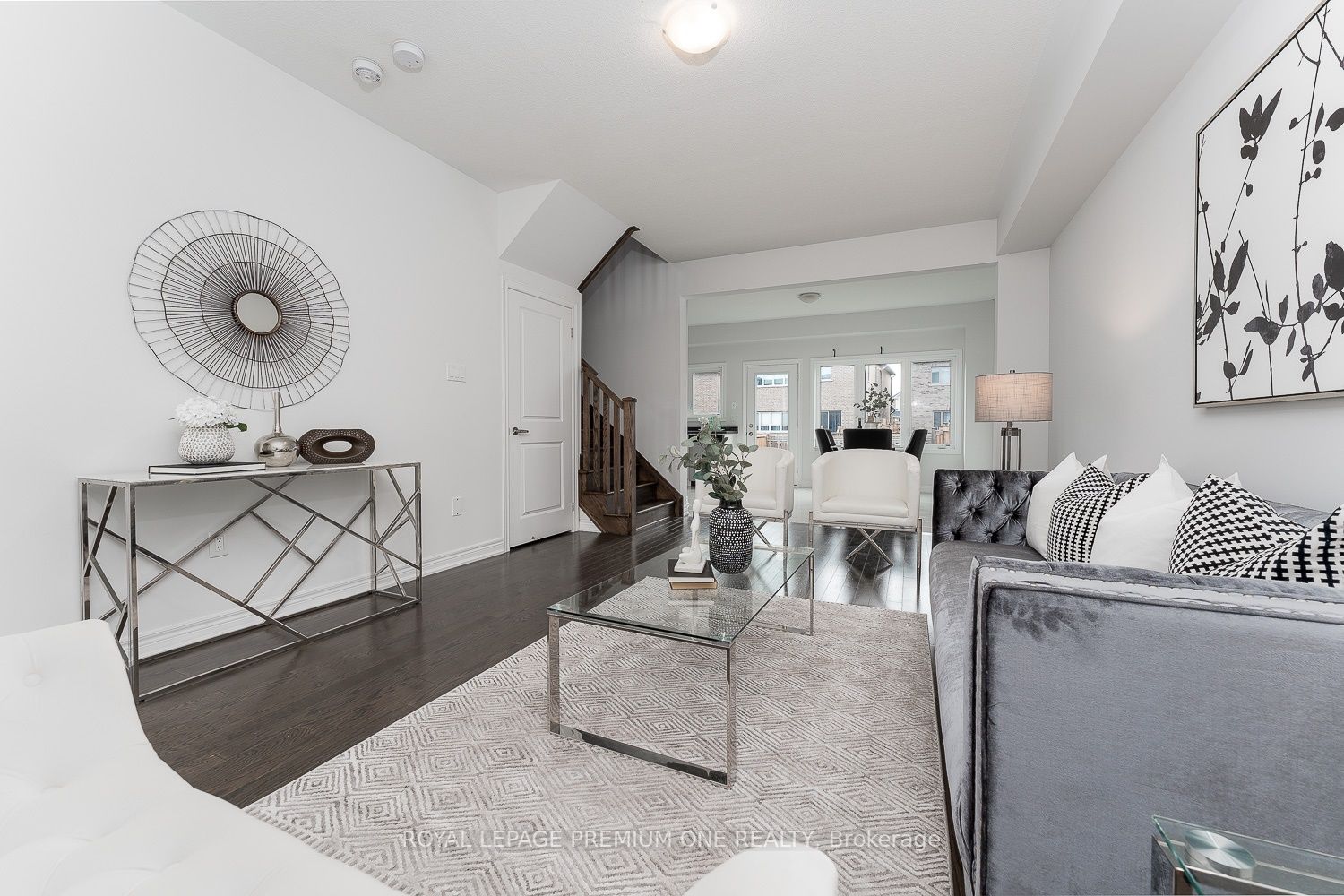 1514 Mcroberts Cres