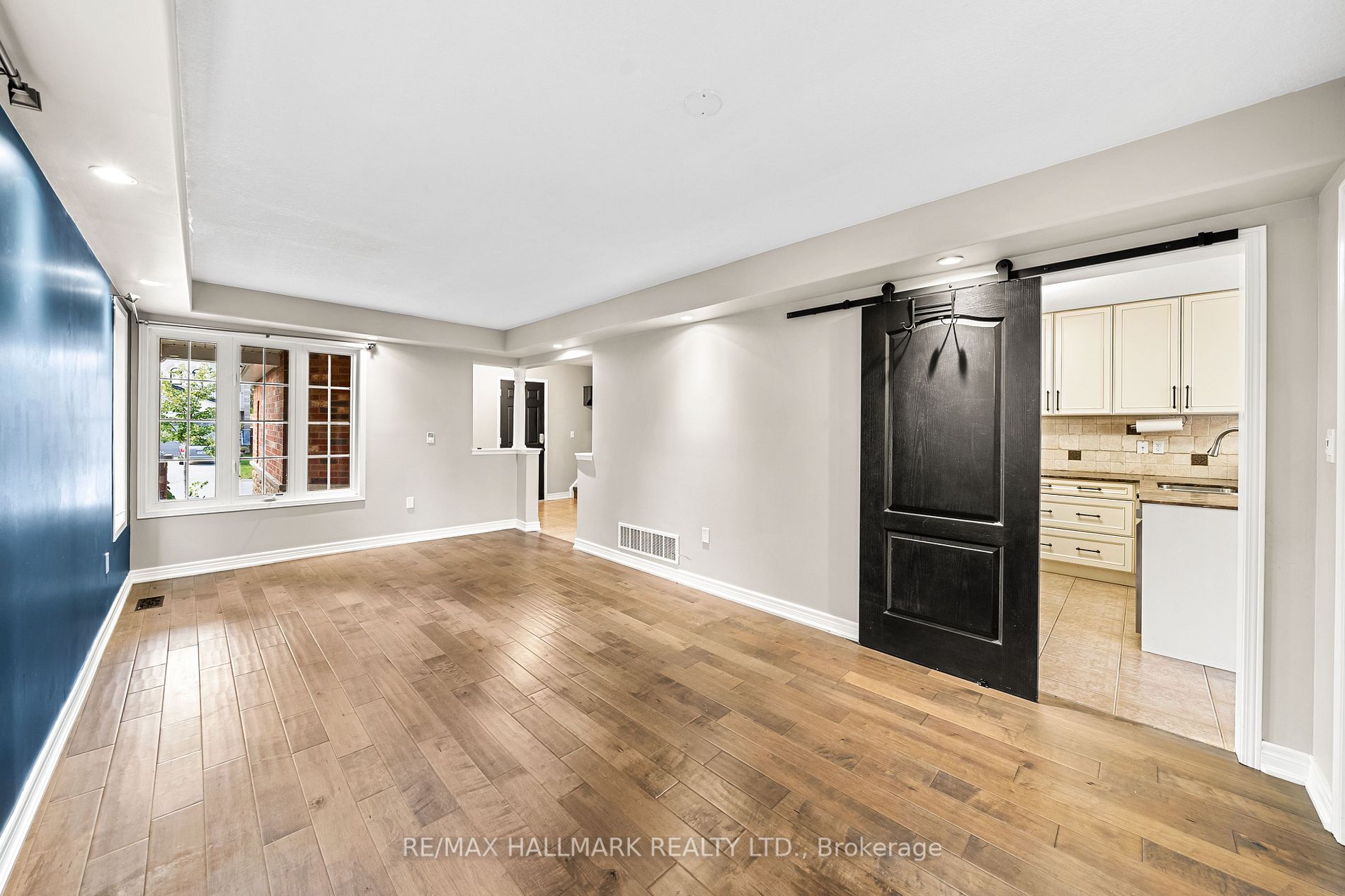 1821 Lamstone St, #Upper