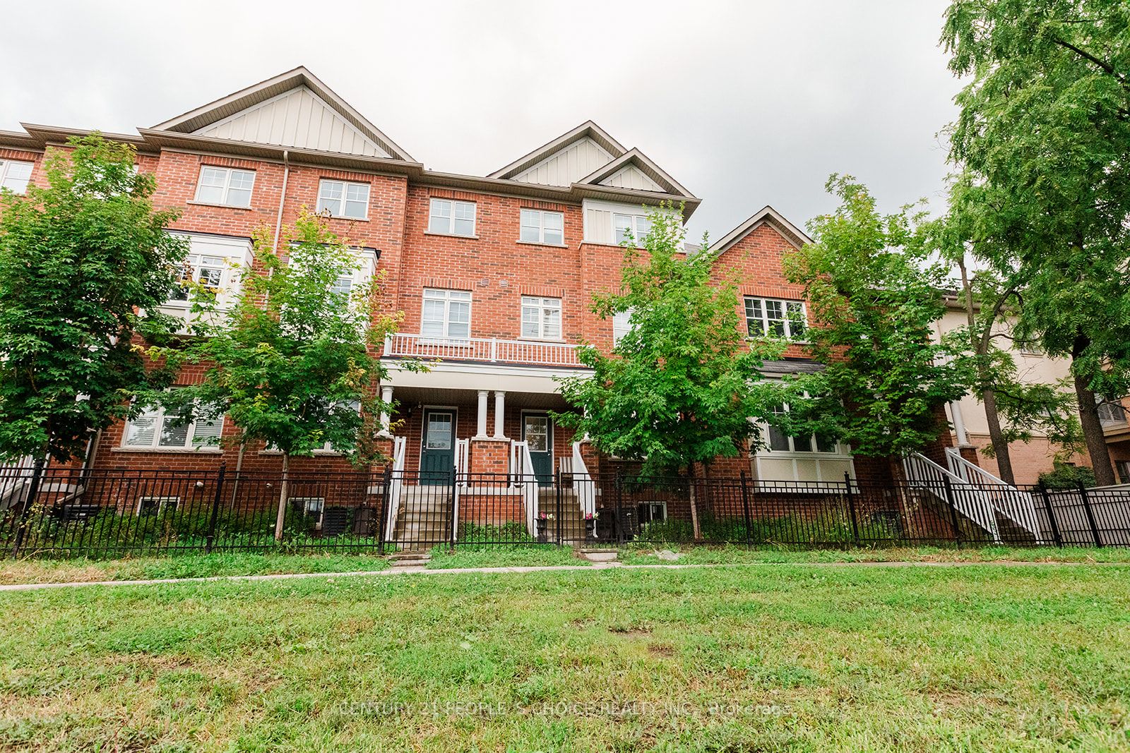 102 Roy Grove Way