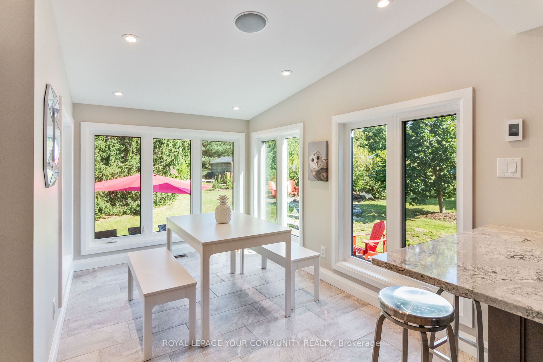 6 Silver Spring Cres