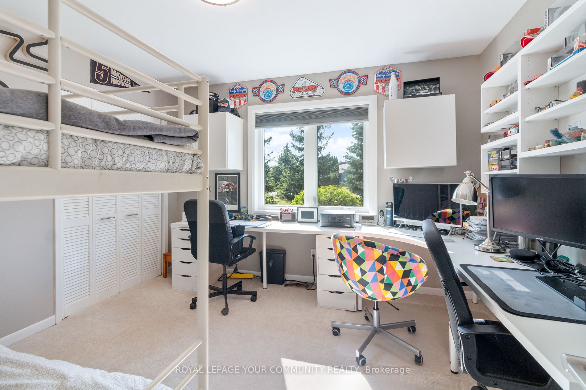 6 Silver Spring Cres