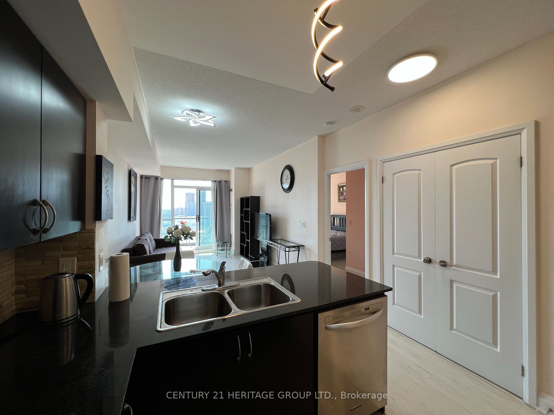 20 North Park Road, #1507
