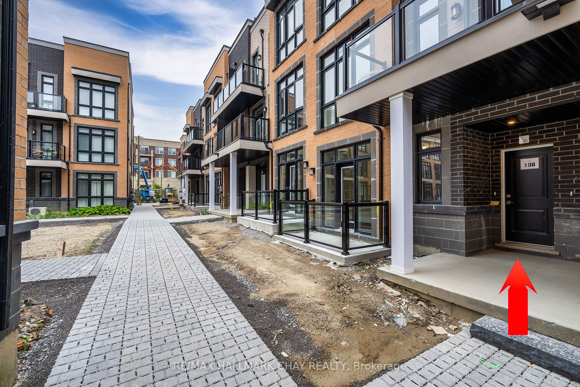 6 Sayers Lane, #16