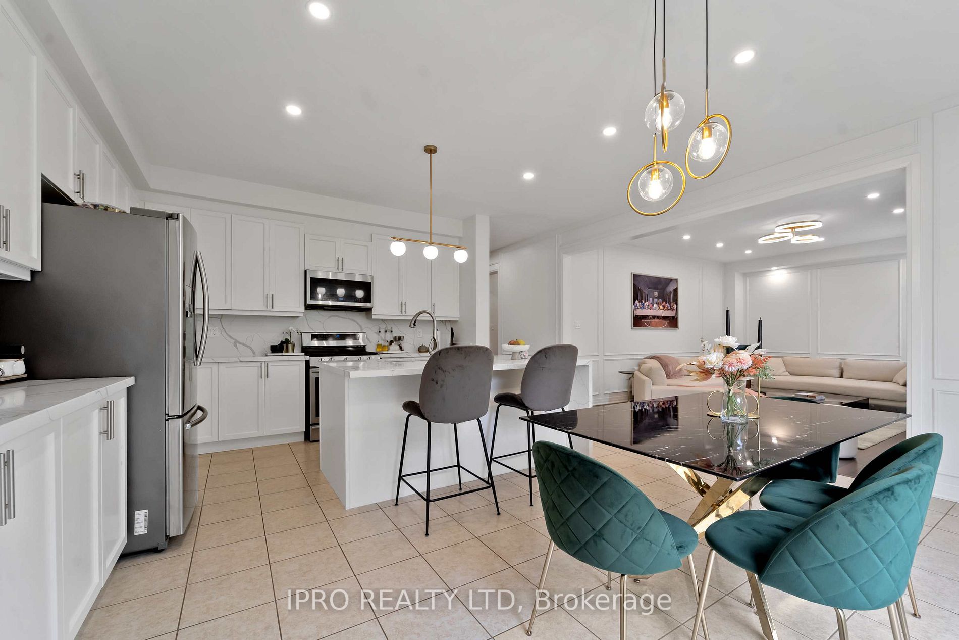 62 Pridham Pl