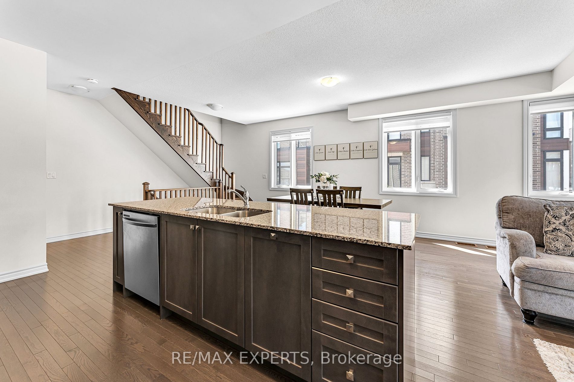 43 Elsinore St