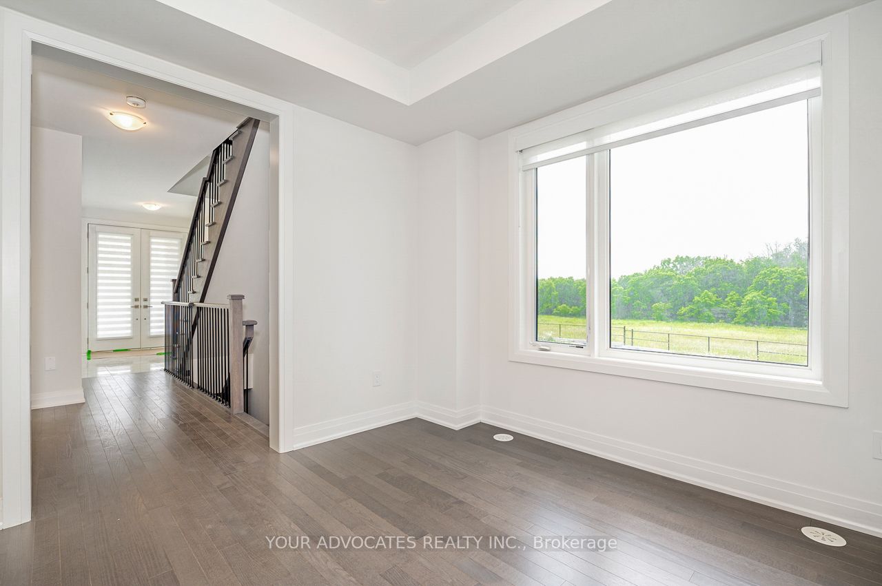 571 New England Crt