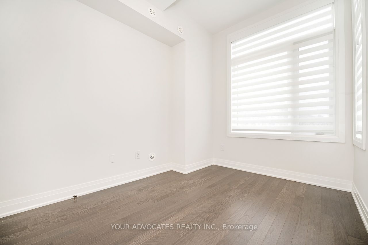 571 New England Crt