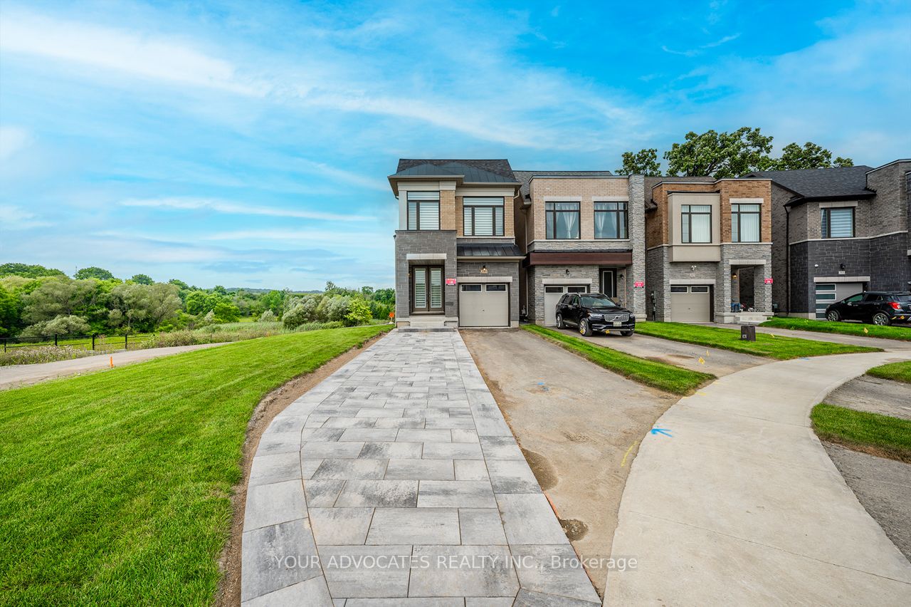571 New England Crt