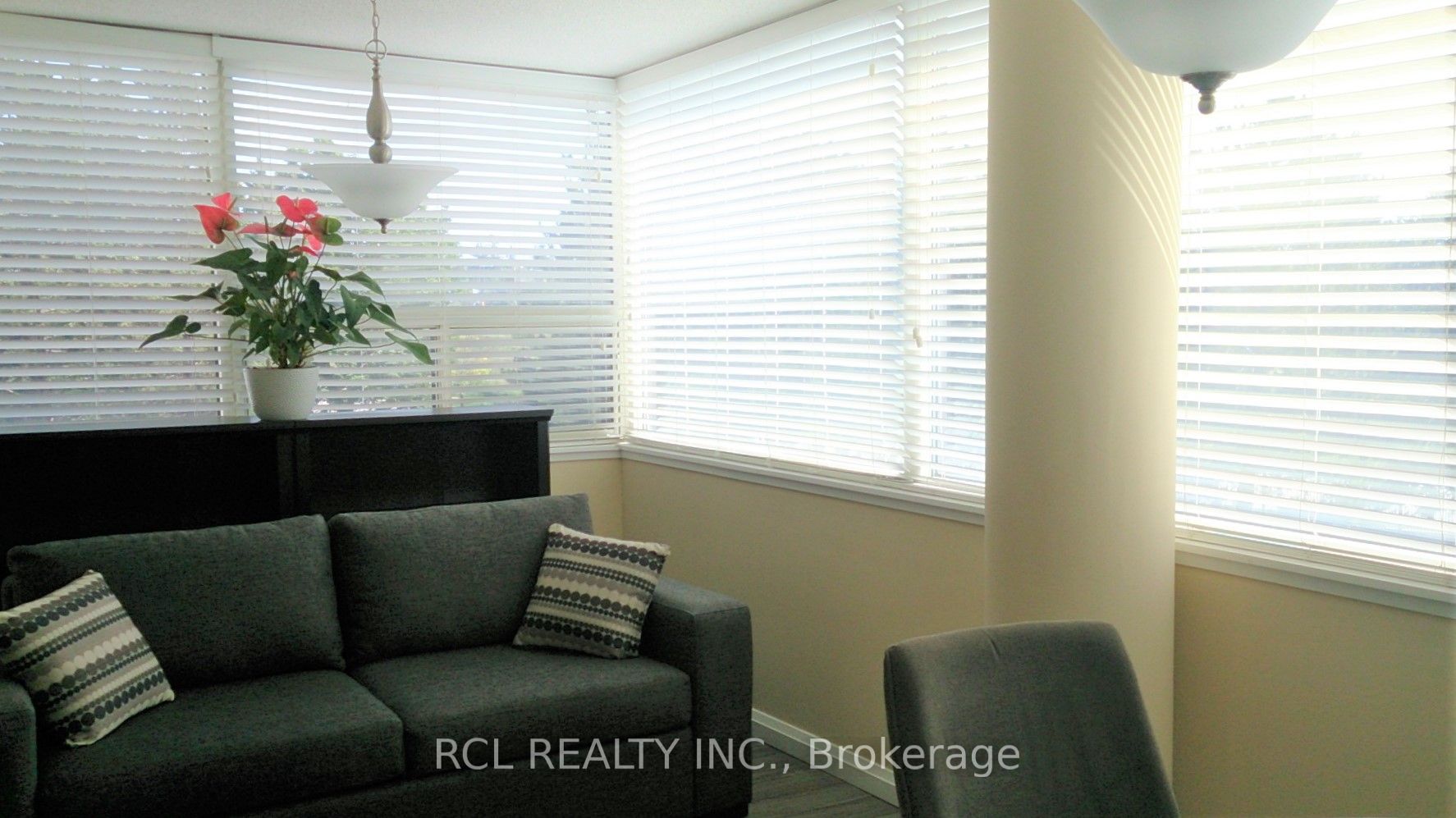 20 Harding Boulevard W, #301