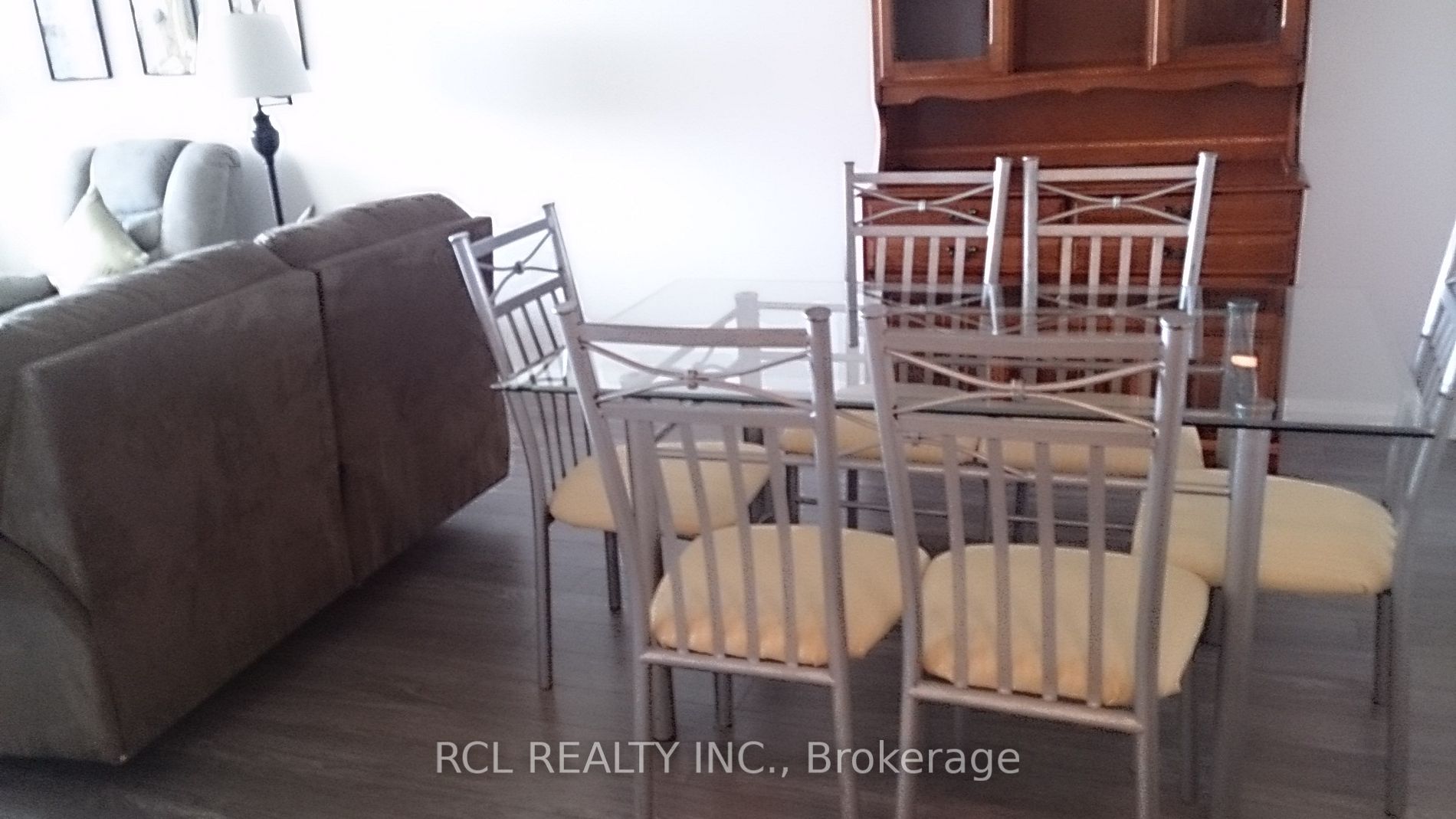 20 Harding Boulevard W, #301