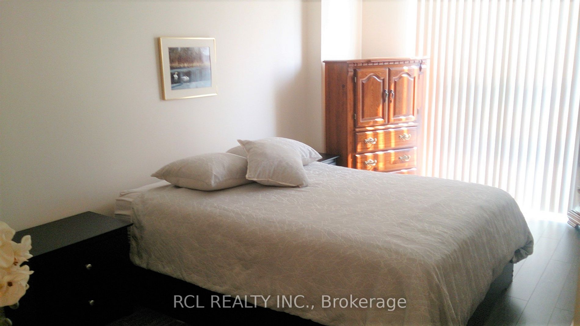 20 Harding Boulevard W, #301