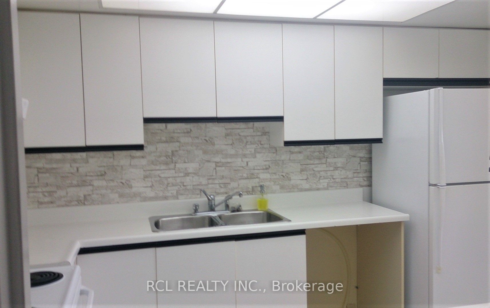 20 Harding Boulevard W, #301