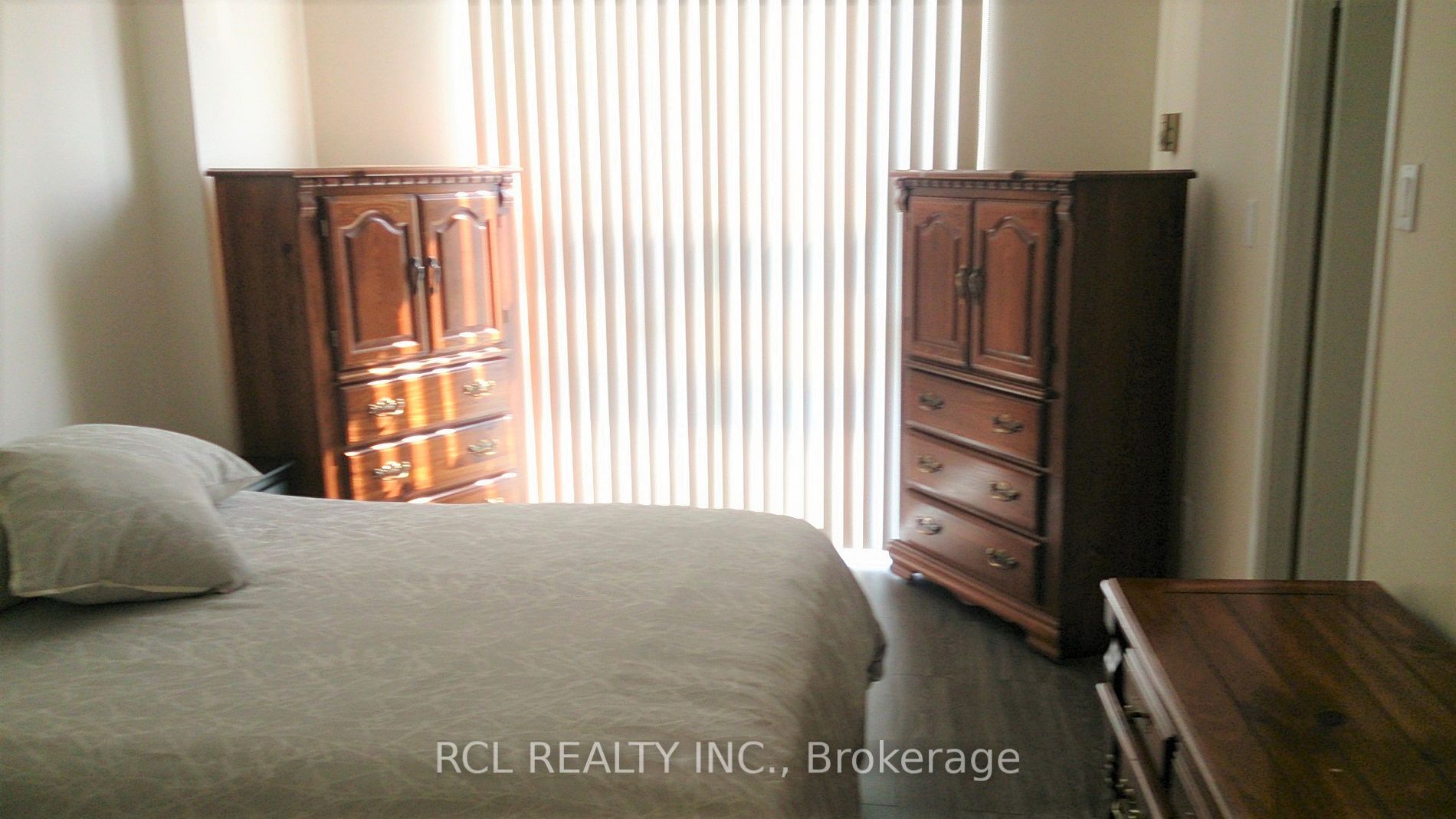 20 Harding Boulevard W, #301