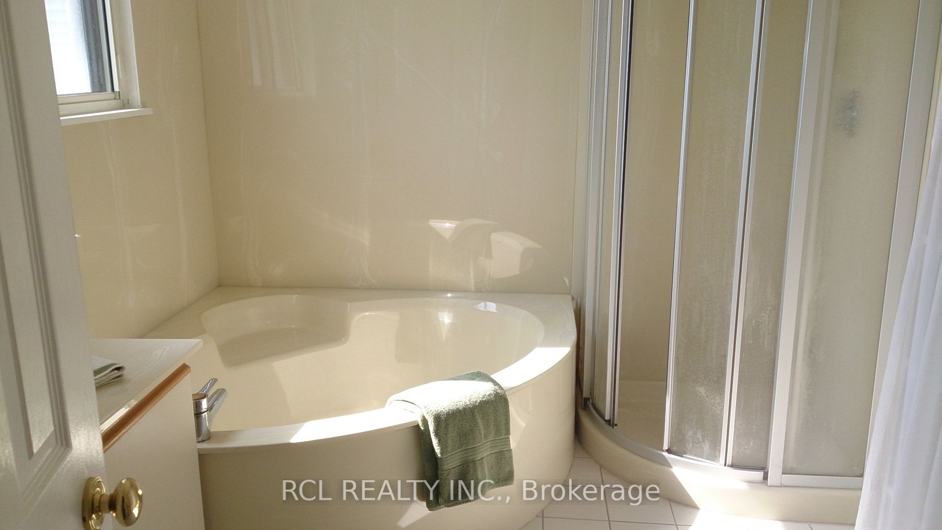 20 Harding Boulevard W, #301