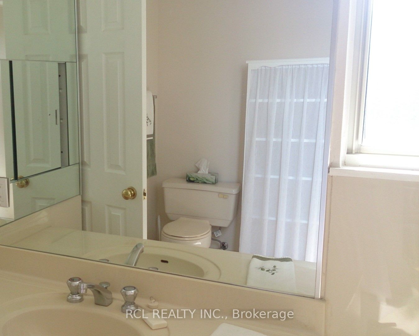 20 Harding Boulevard W, #301