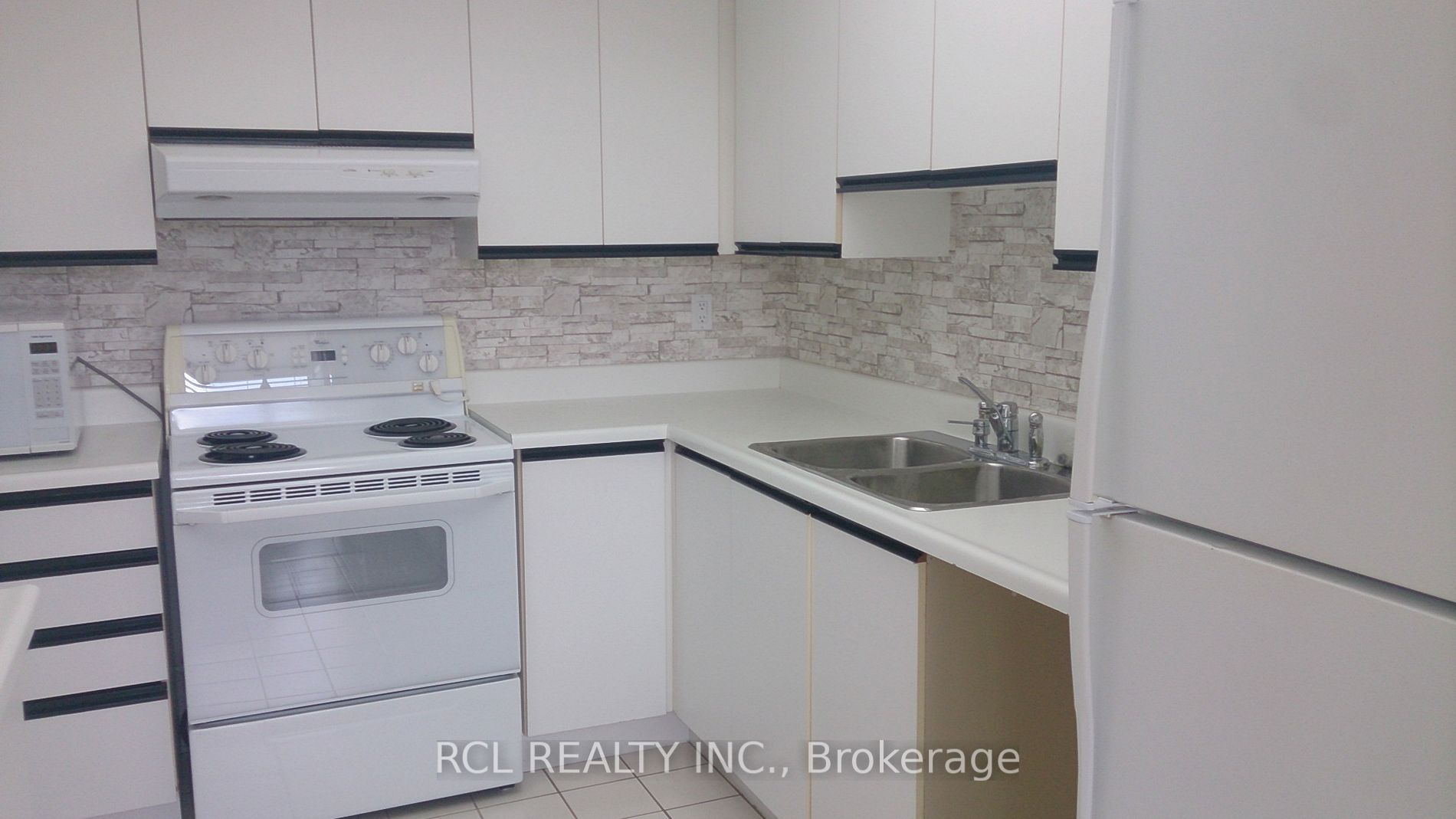 20 Harding Boulevard W, #301