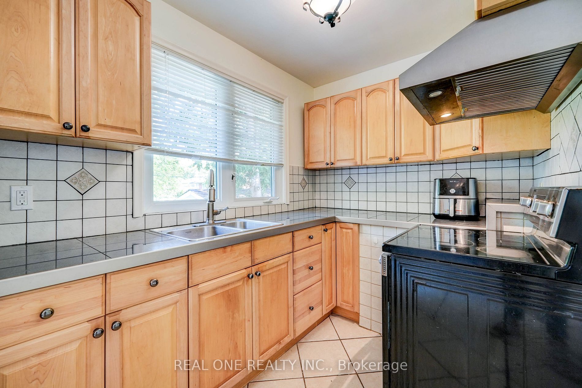 167 Felix Rd