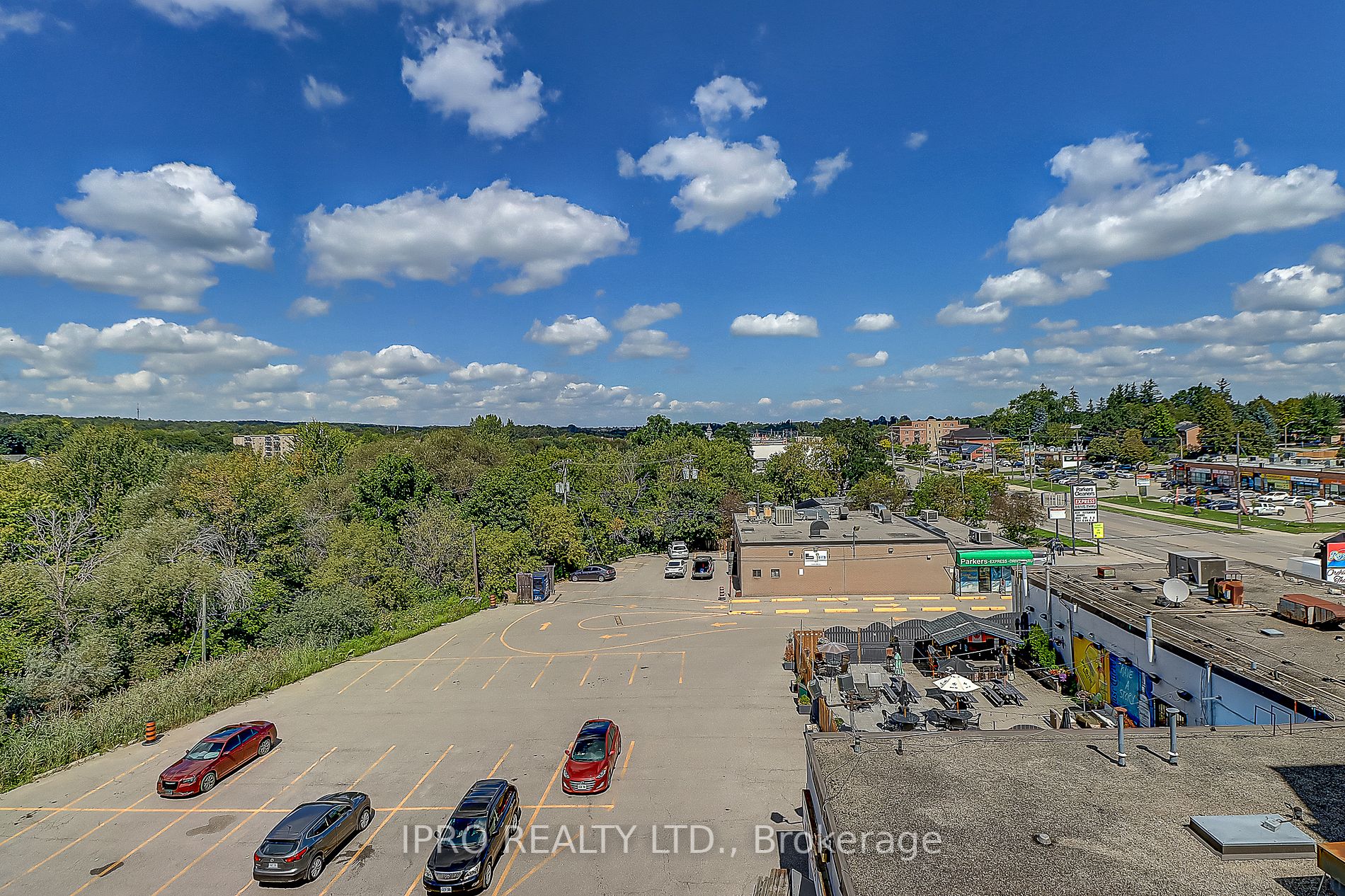 15450 Yonge St, #401