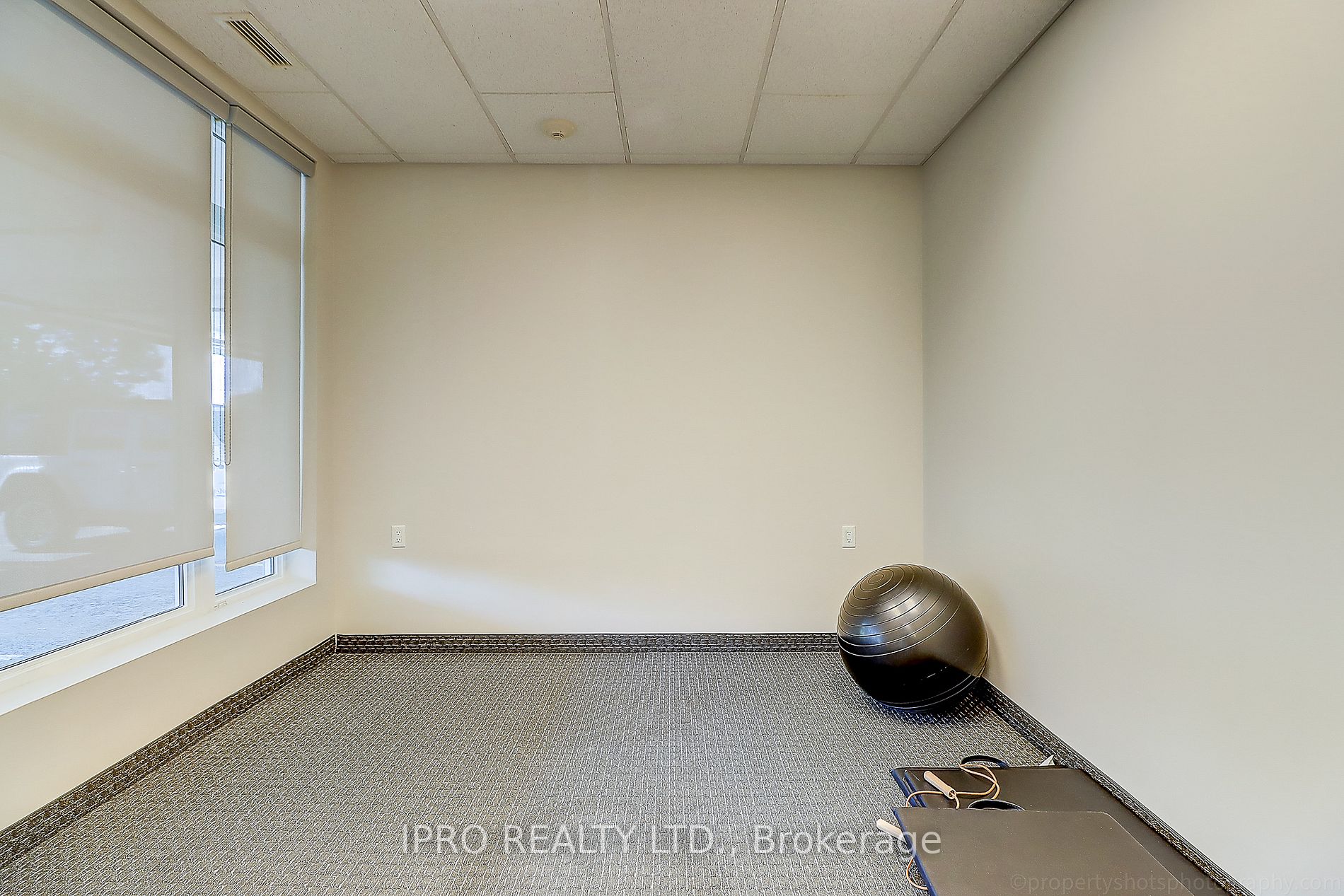 15450 Yonge St, #401