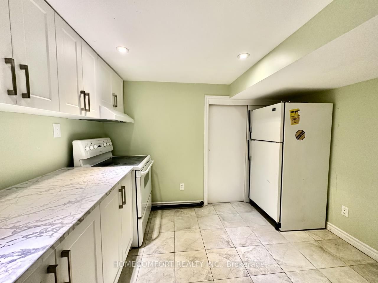 163 John St