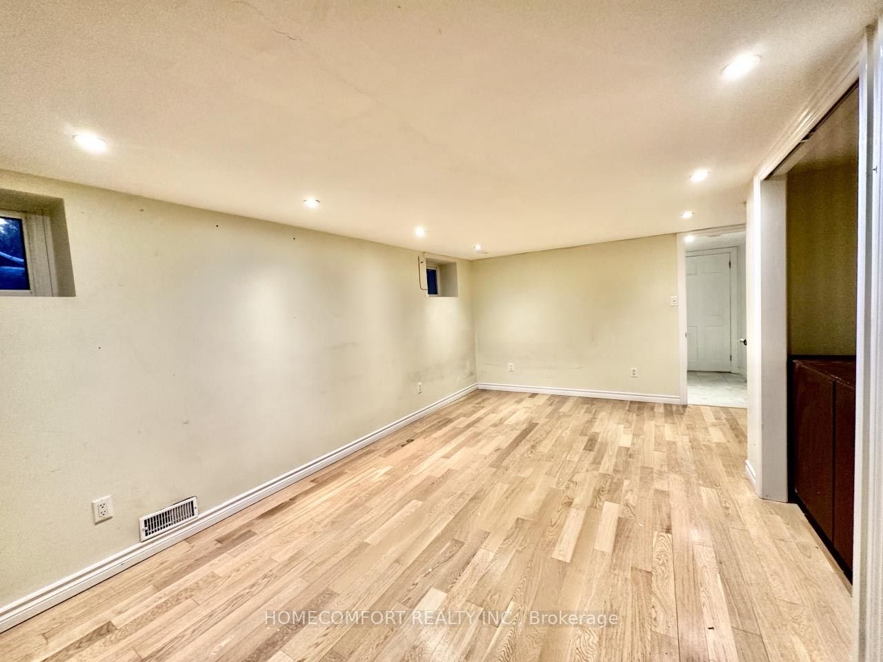 163 John St