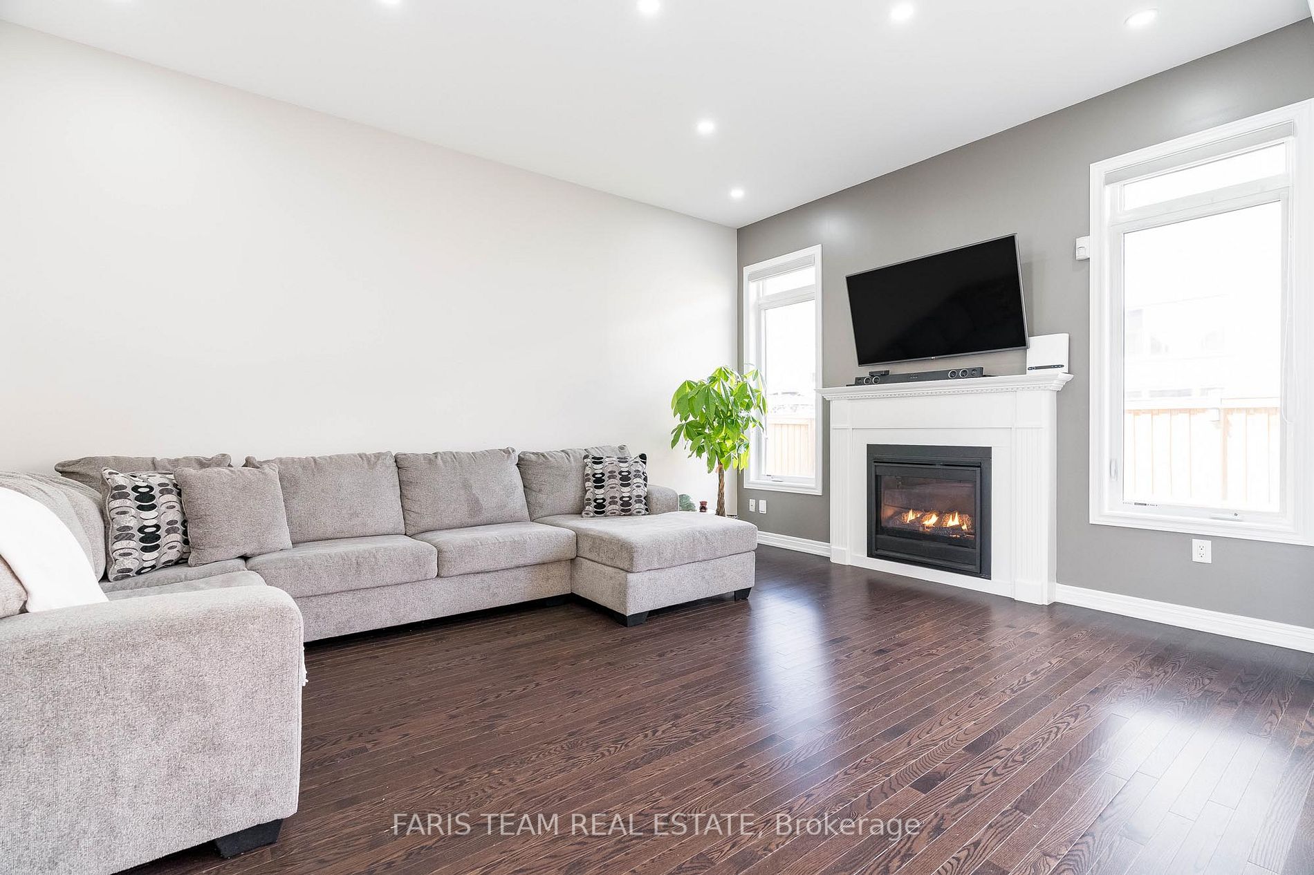 10 Flay Court