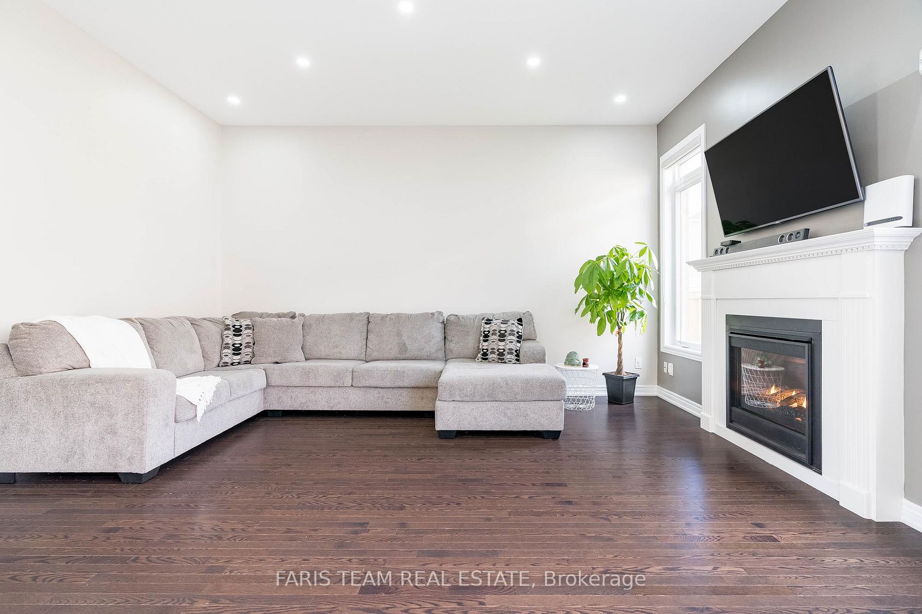 10 Flay Court