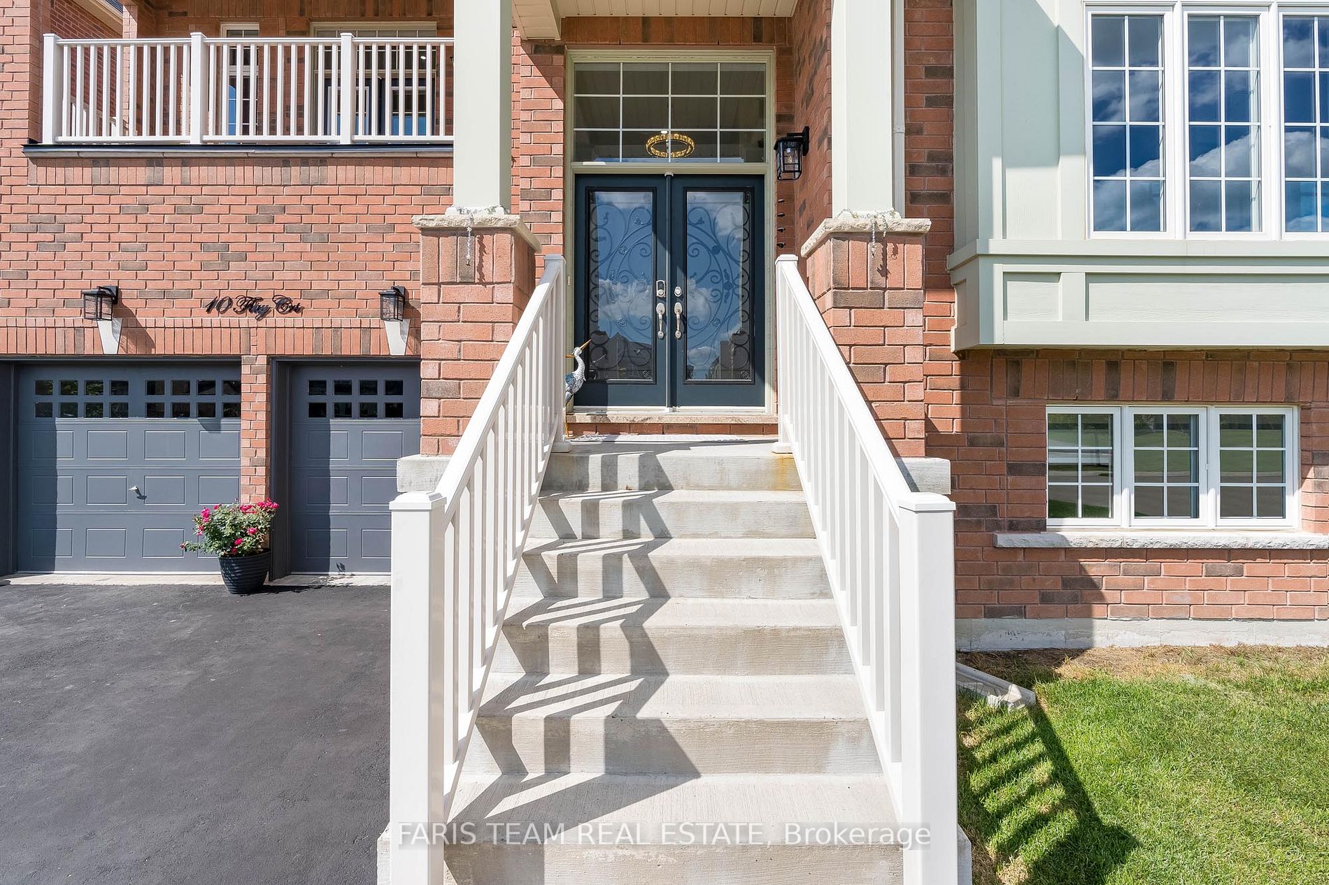 10 Flay Court