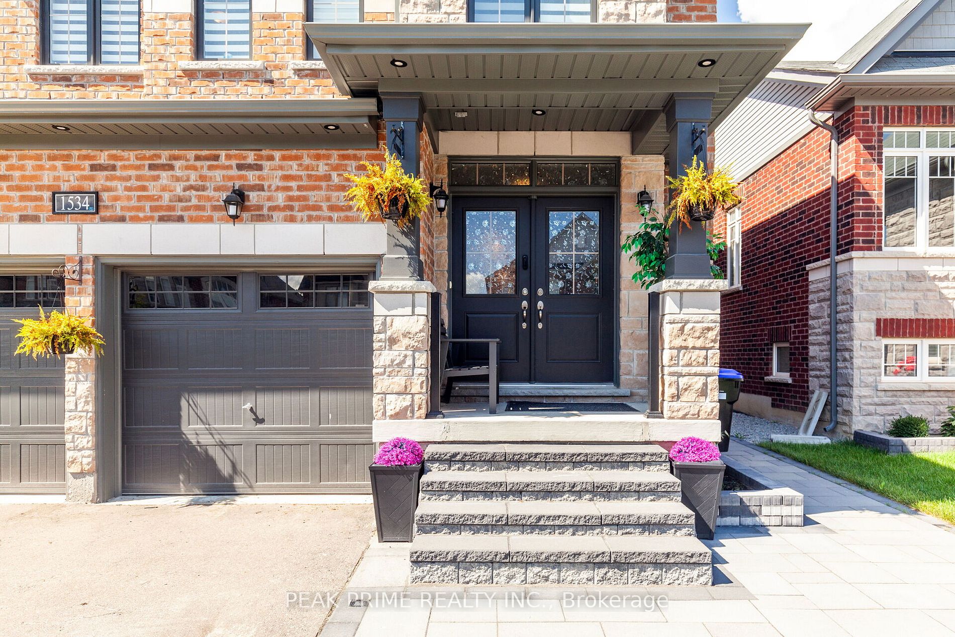 1534 Farrow Cres