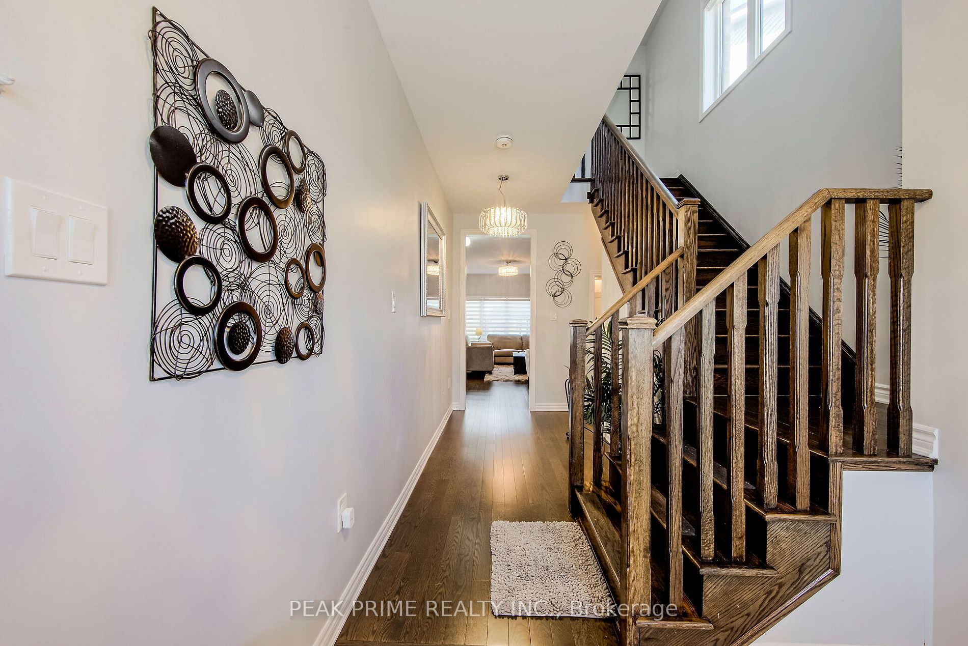 1534 Farrow Cres