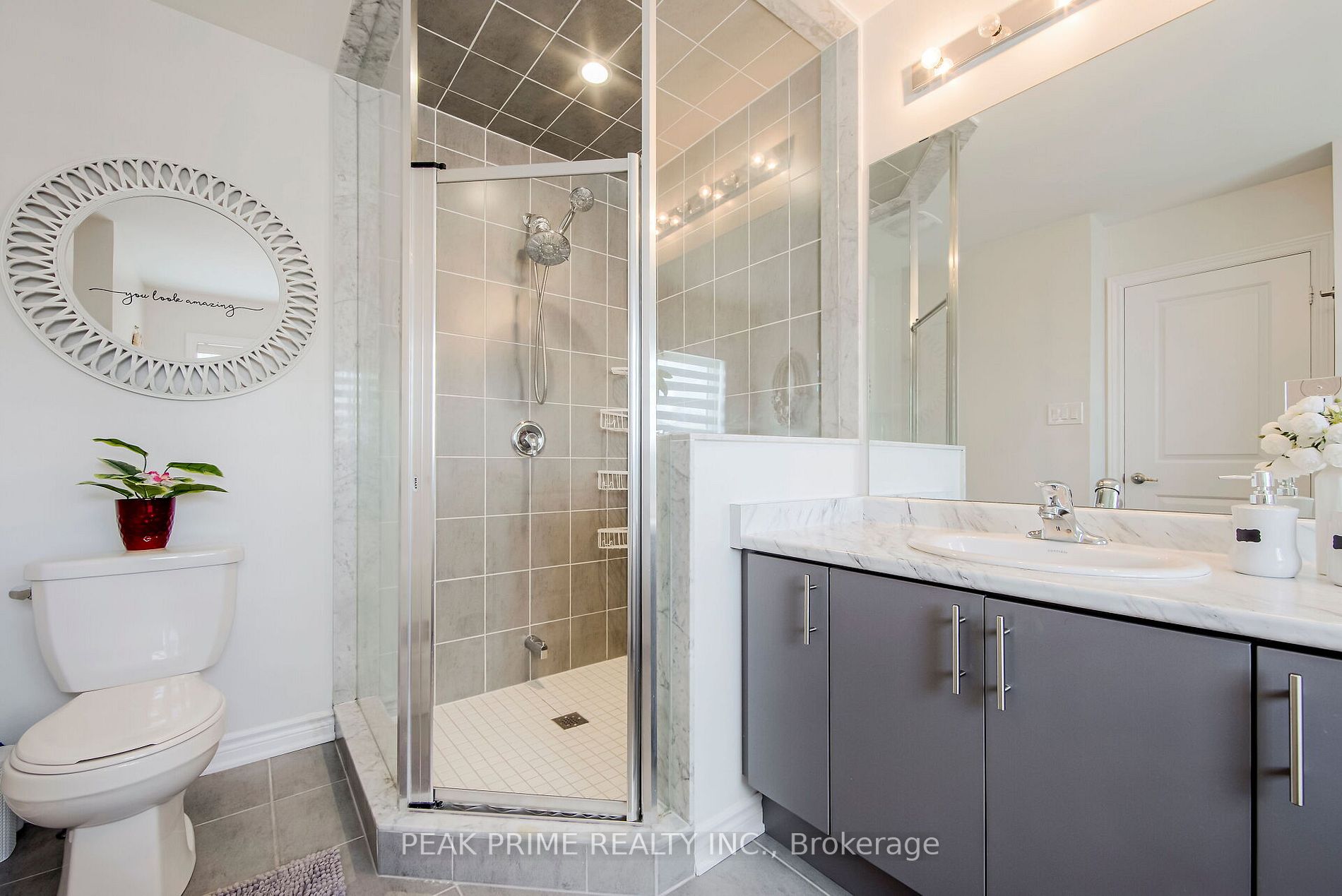1534 Farrow Cres