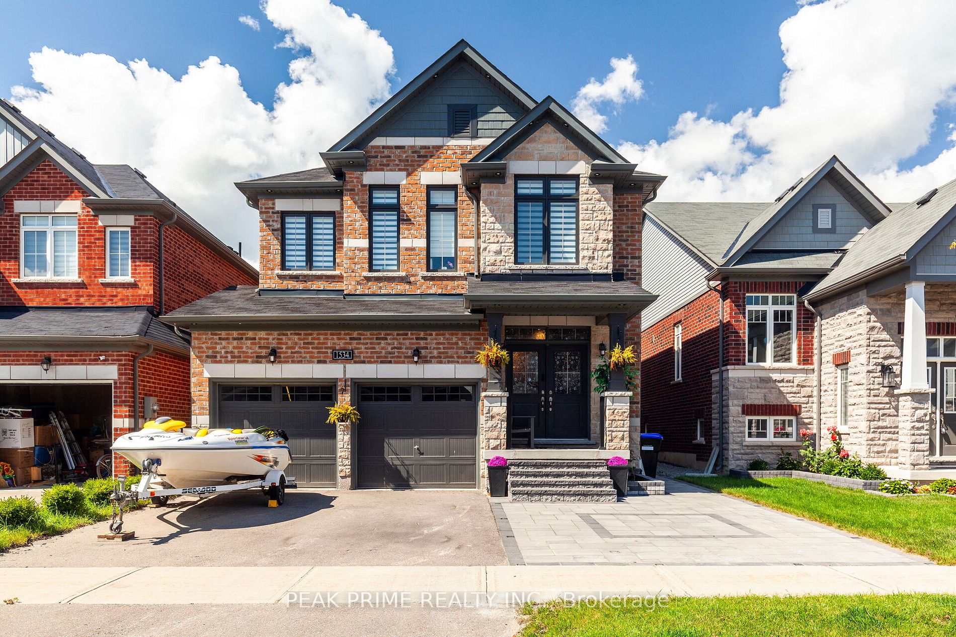 1534 Farrow Cres