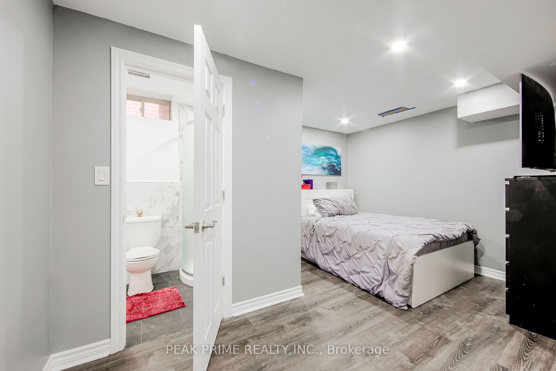 1534 Farrow Cres