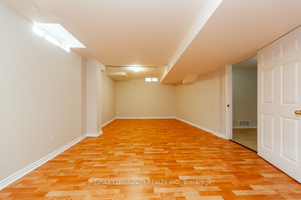 132 Oakborough Dr