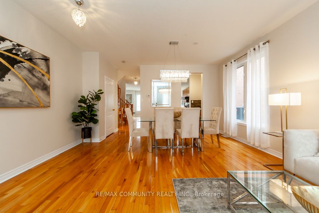 132 Oakborough Dr