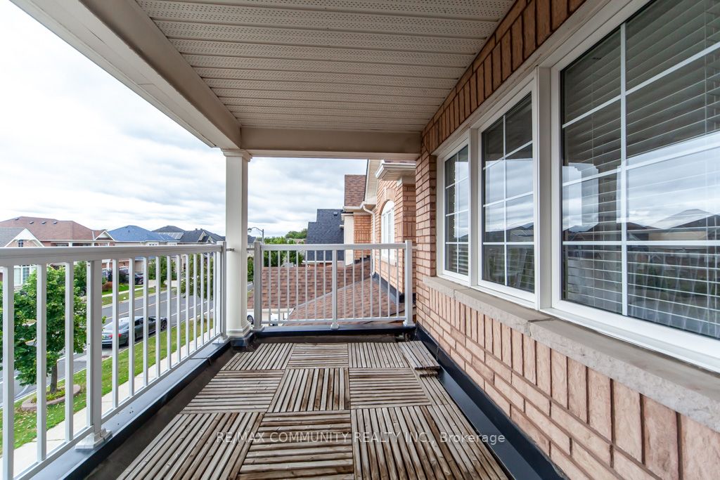 132 Oakborough Dr