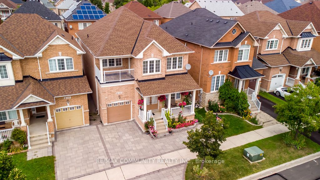 132 Oakborough Dr