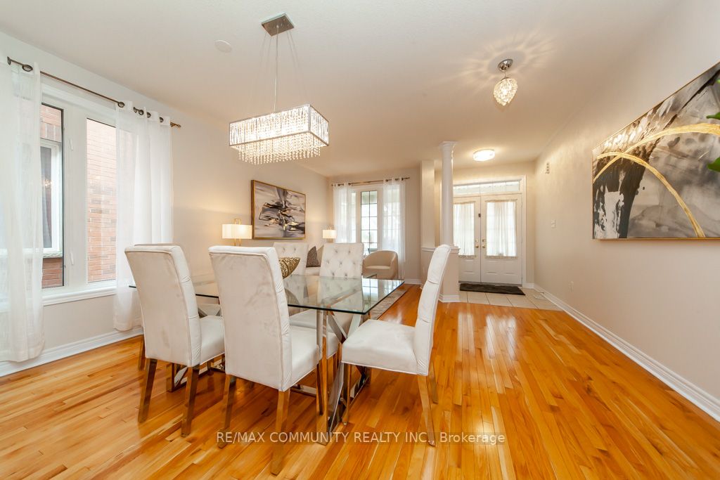 132 Oakborough Dr