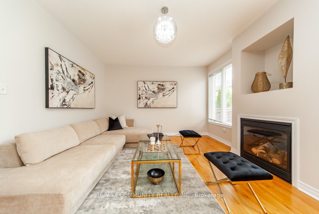 132 Oakborough Dr